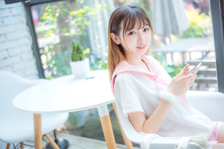 “我既然敢去，自然有足够的把握。”庞统站起来，微笑道：“你不会以为我这半年来什么都没做吧？”